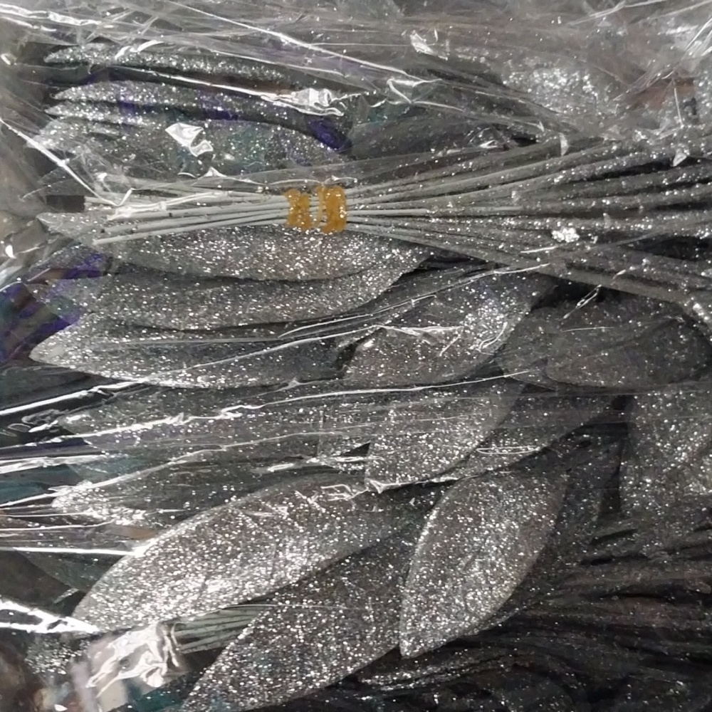 NWT Silver Glitter Leaves Decor